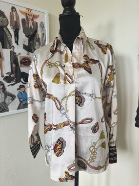 XS/S Zara Cream Blouse with Gold Chain and Butterfly Print
